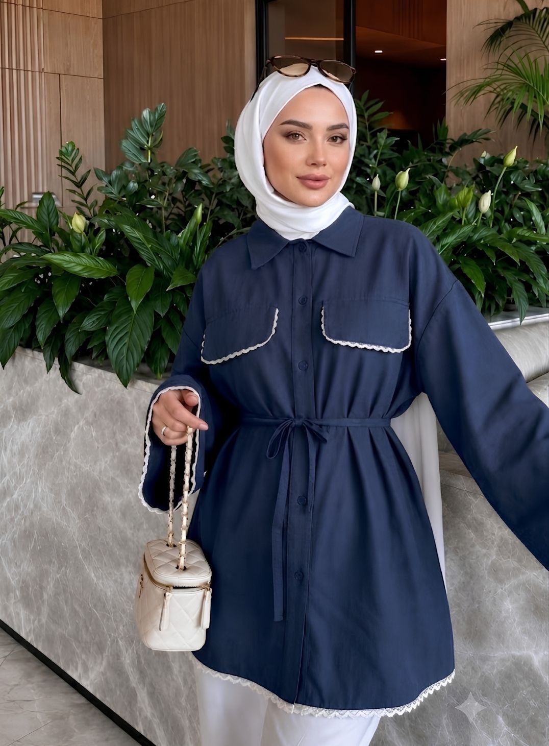 Lacivert Dantel Detaylı Belden Bağlamalı Oversize Gömlek Tunik