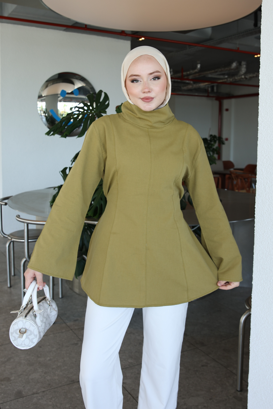 Yeşil Parçalı Keten Yakalı Tunik