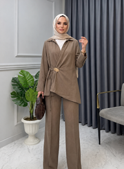 Camel Keten Görünümlü Broş Detaylı Alt Üst Takım